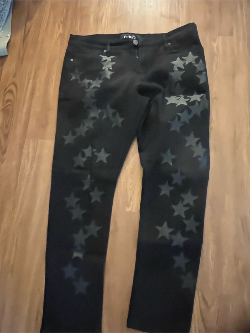Rue21 Men’s Black Star-Print jeans